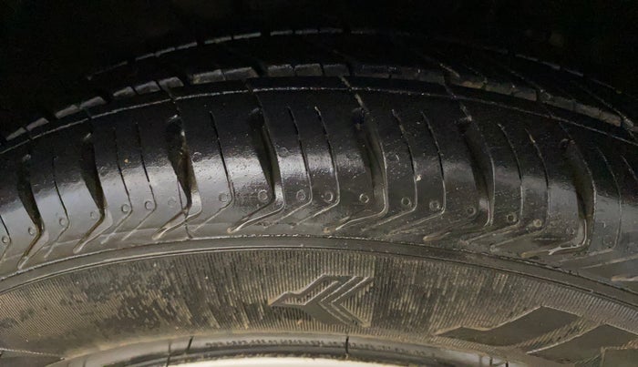 2017 Tata Tiago XZA PETROL, CNG, Automatic, 45,101 km, Right Front Tyre Tread