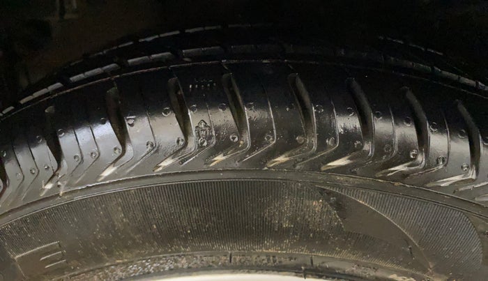 2017 Tata Tiago XZA PETROL, CNG, Automatic, 45,101 km, Right Rear Tyre Tread