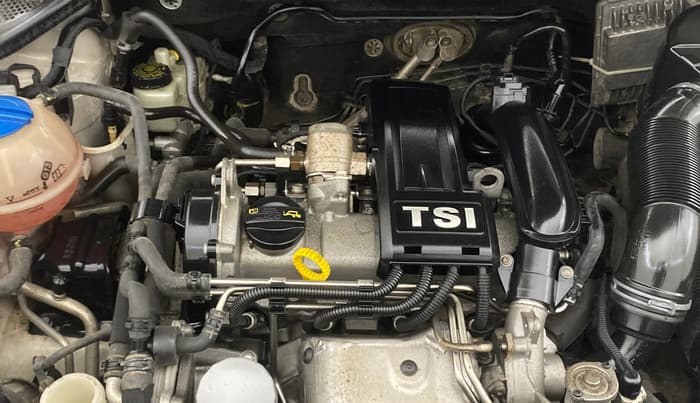 2016 Volkswagen Vento COMFORTLINE 1.2 TSI AT, Petrol, Automatic, 65,900 km, Engine View - Right