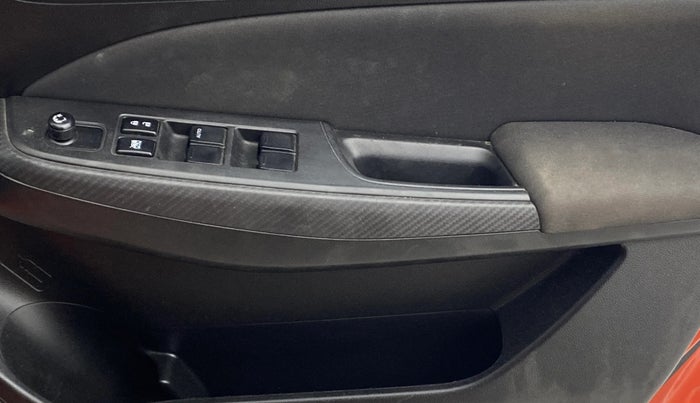 2020 Maruti Swift VXI, Petrol, Manual, 28,532 km, Driver Side Door Panels Control
