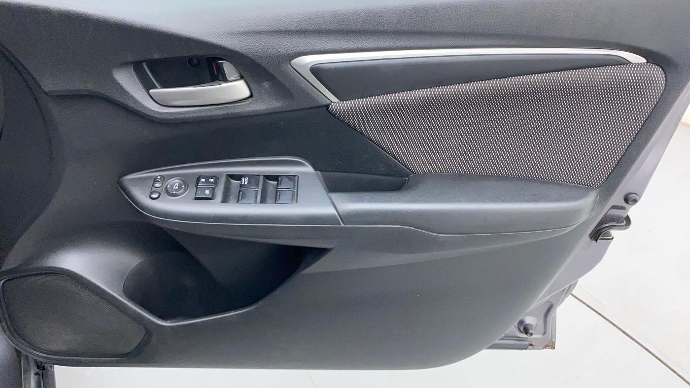 2017 Honda WR-V 1.5L I-DTEC VX MT, CNG, Manual, 88,309 km, Driver Side Door Panels Control