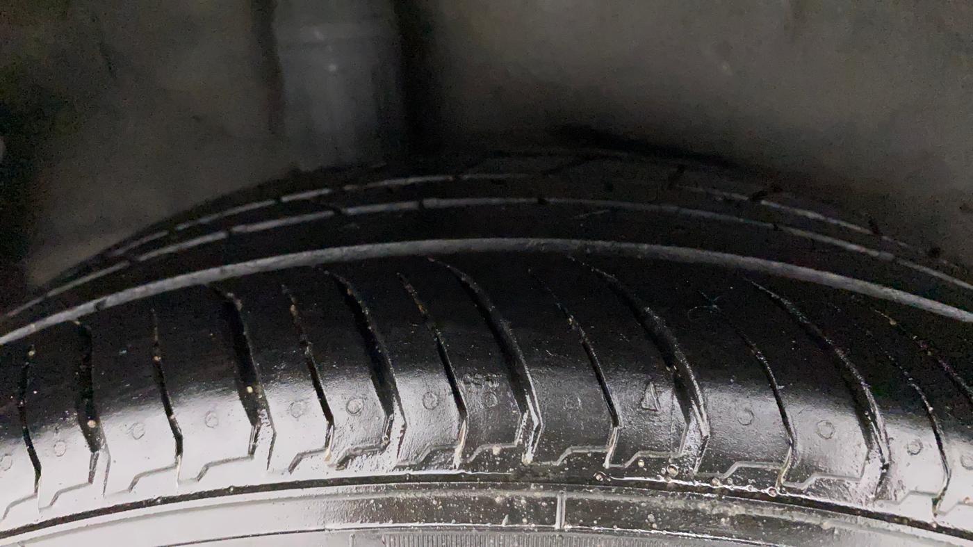 2017 Honda WR-V 1.5L I-DTEC VX MT, CNG, Manual, 88,309 km, Right Rear Tyre Tread