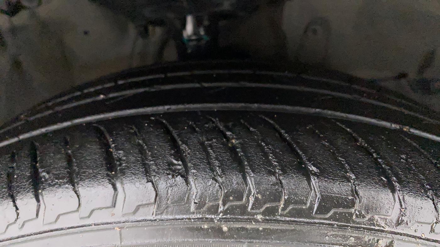 2017 Honda WR-V 1.5L I-DTEC VX MT, CNG, Manual, 88,309 km, Right Front Tyre Tread
