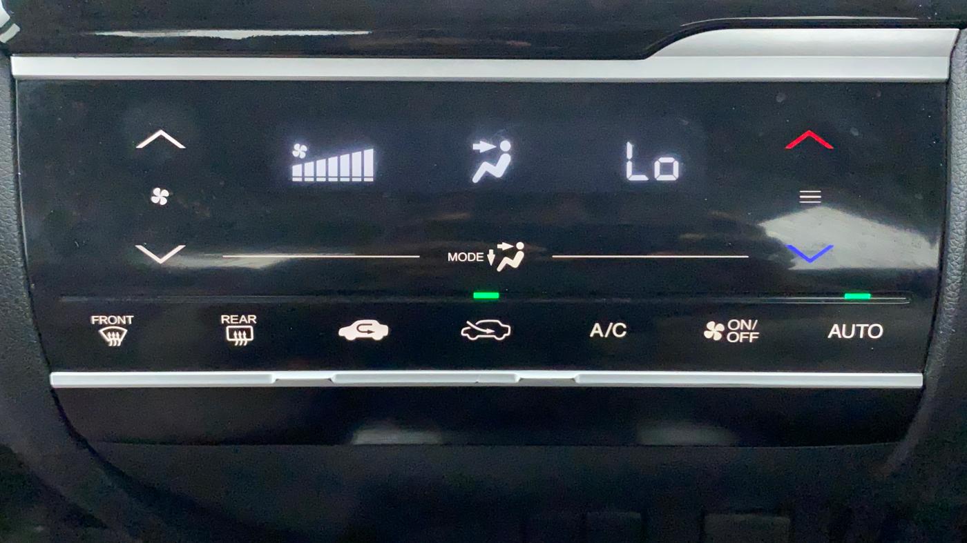 2017 Honda WR-V 1.5L I-DTEC VX MT, CNG, Manual, 88,309 km, Automatic Climate Control