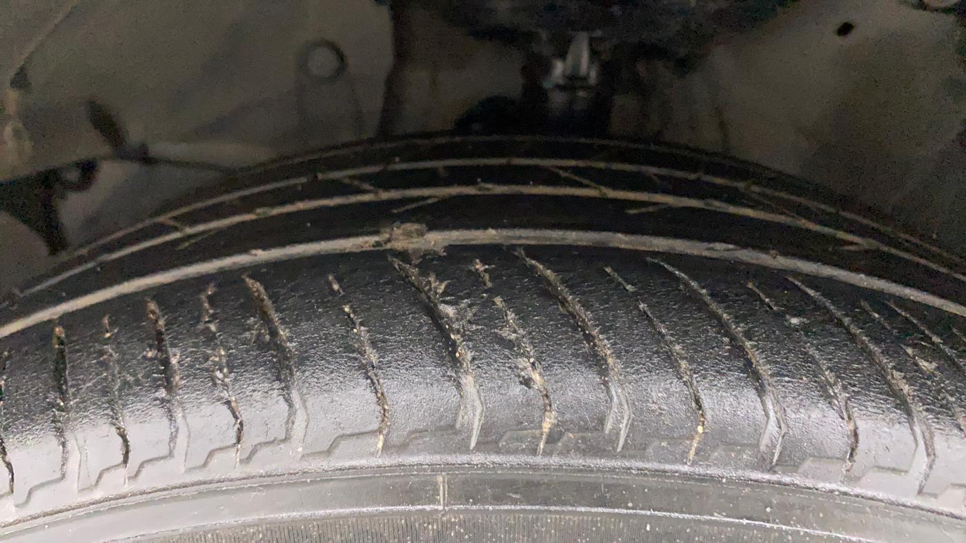 2017 Honda WR-V 1.5L I-DTEC VX MT, CNG, Manual, 88,309 km, Left Front Tyre Tread