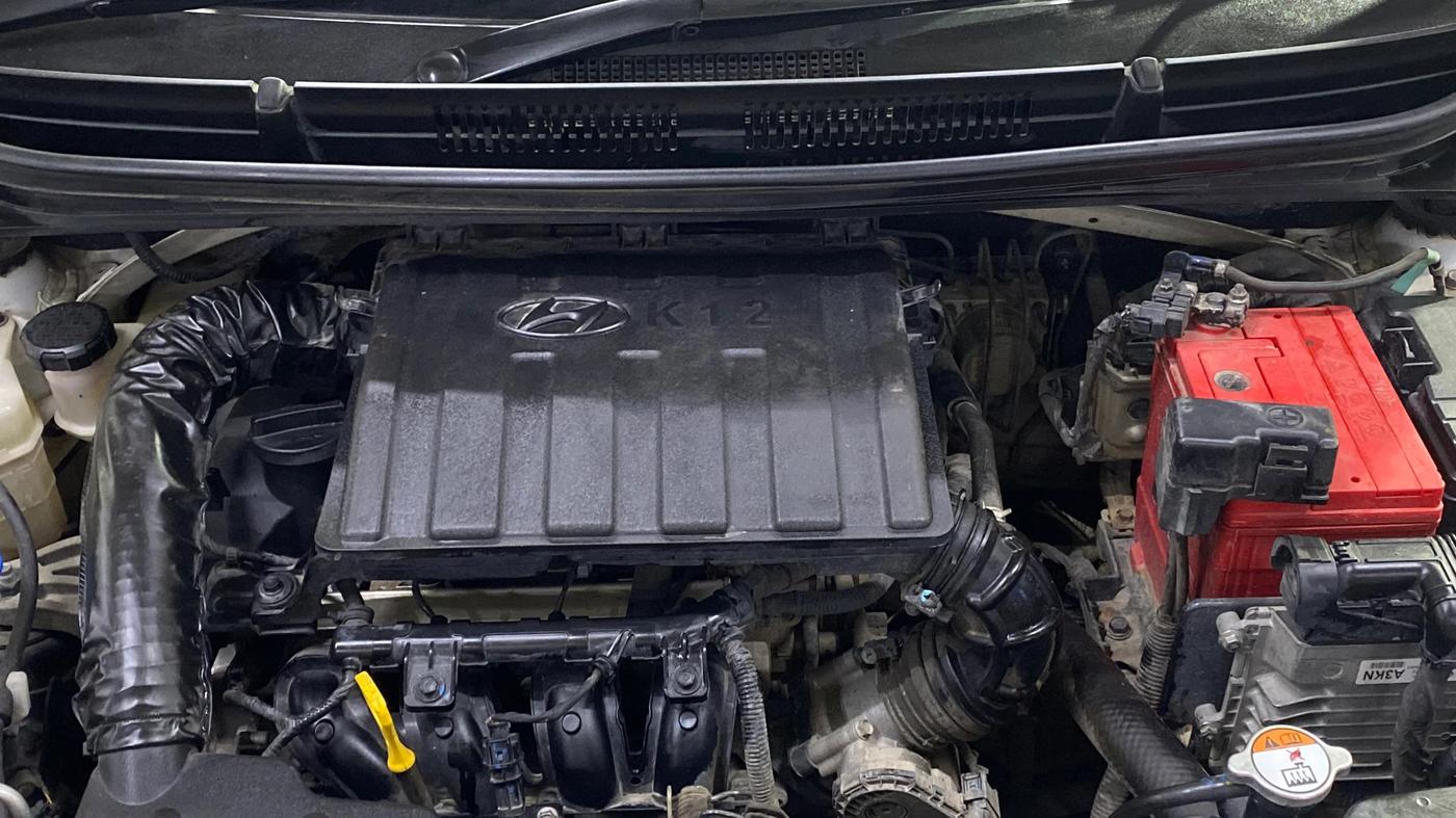2021 Hyundai AURA SX PLUS 1.2 AMT, Petrol, Automatic, 1,01,354 km, Engine View
