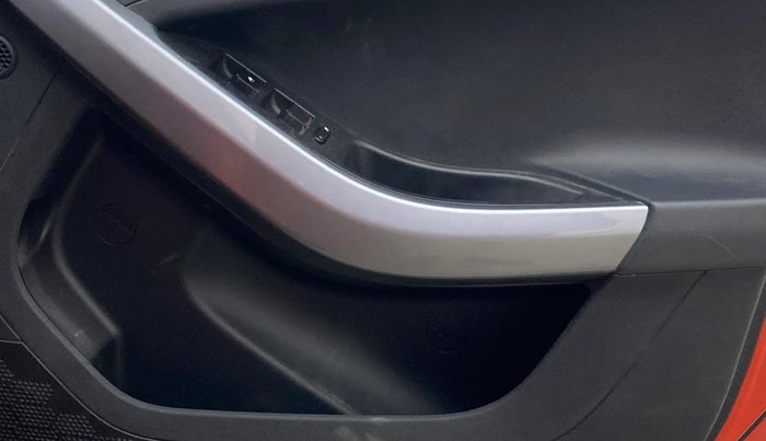 2020 Tata NEXON XM PETROL, Petrol, Manual, 41,269 km, Driver Side Door Panels Control