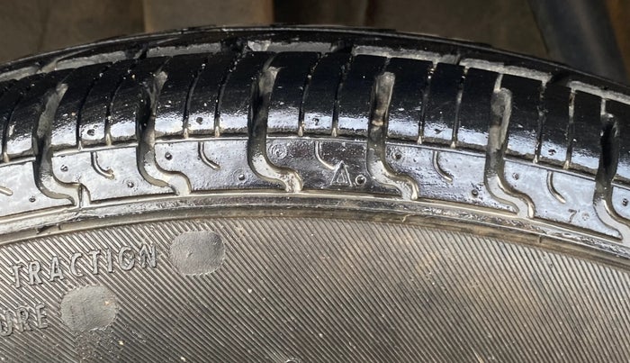 2018 Renault Kwid RXT 1.0 (O), Petrol, Manual, 29,355 km, Right Rear Tyre Tread