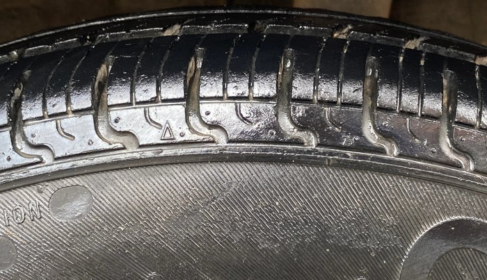 2018 Renault Kwid RXT 1.0 (O), Petrol, Manual, 29,355 km, Left Rear Tyre Tread