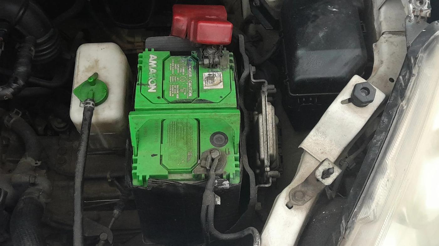 2014 Maruti Ritz VXI, Petrol, Manual, 92,624 km, Engine View - Left