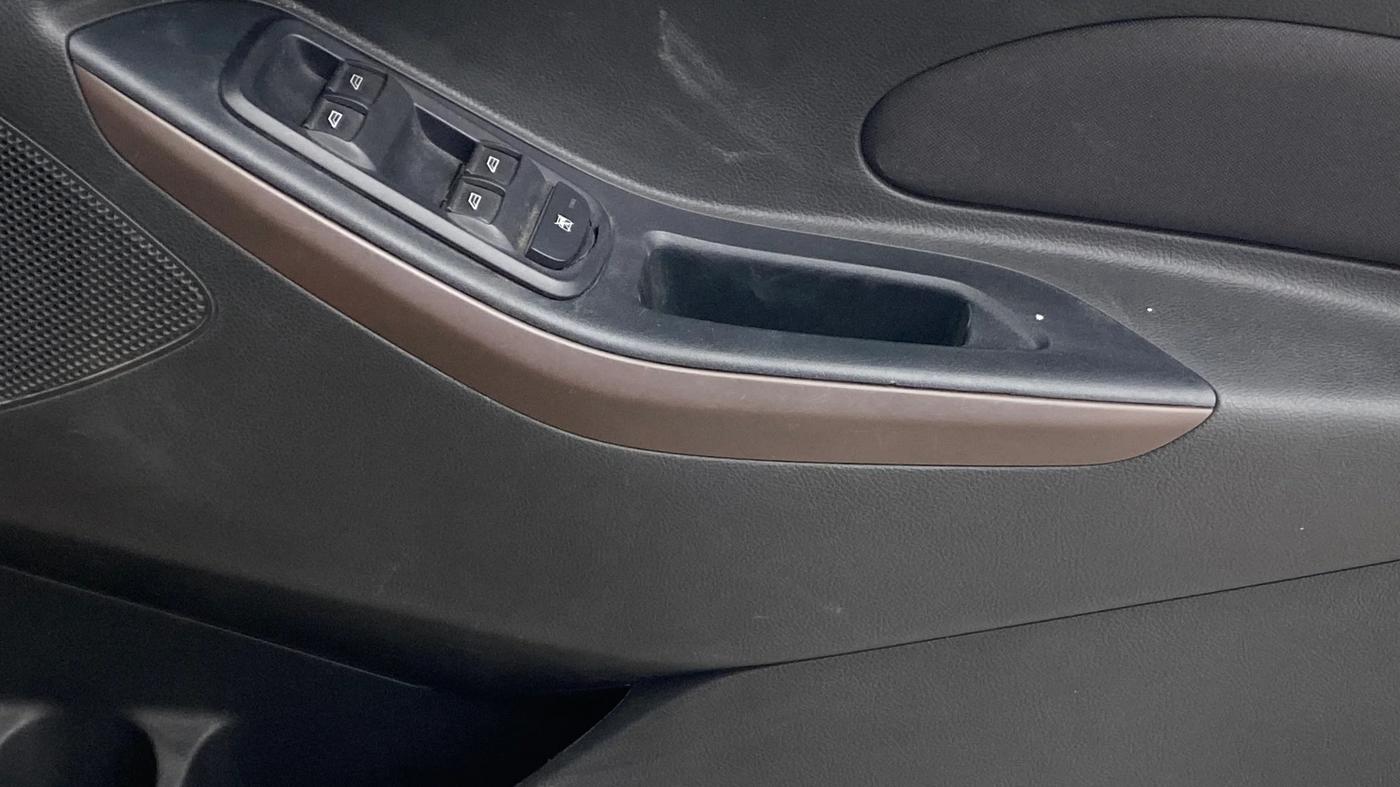 2019 Ford FREESTYLE TITANIUM 1.2 PETROL, Petrol, Manual, 59,005 km, Driver Side Door Panels Control