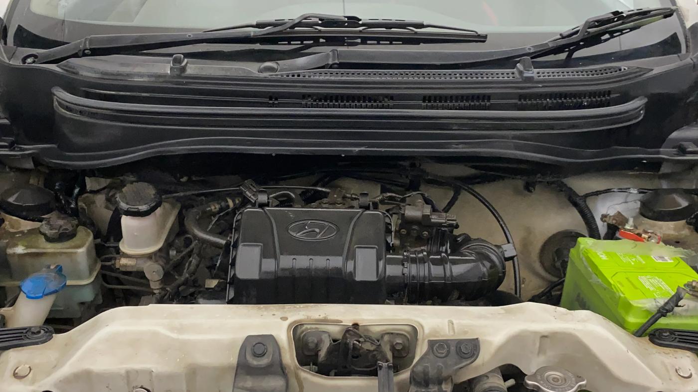 2018 Hyundai Eon ERA PLUS (O), Petrol, Manual, 1,02,108 km, Engine View