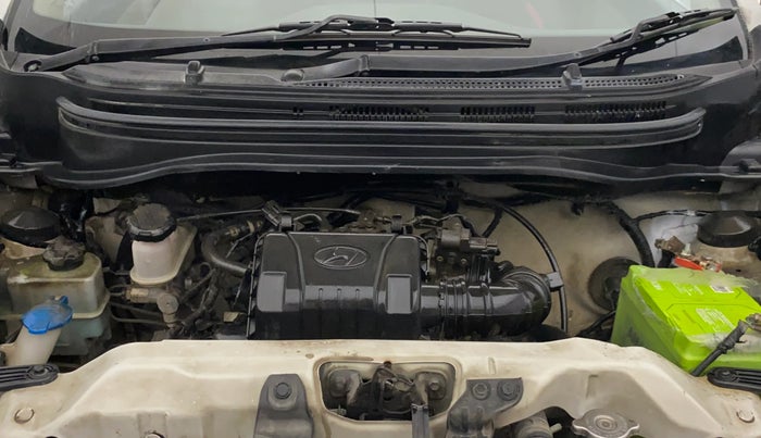 2018 Hyundai Eon ERA PLUS (O), Petrol, Manual, 1,02,088 km, Engine View