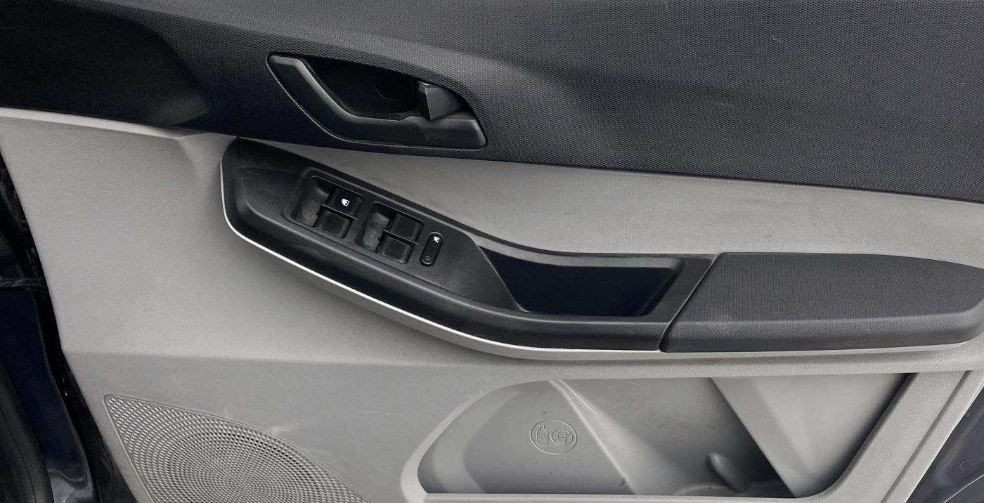 2022 Tata Tiago XT CNG, CNG, Manual, 54,355 km, Driver Side Door Panels Control