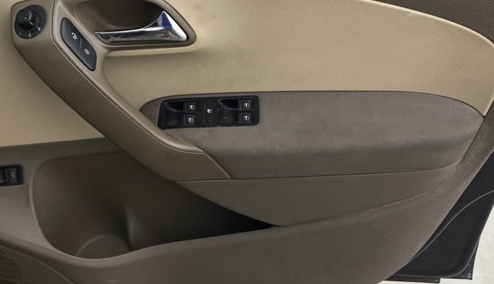 2014 Skoda Rapid ELEGANCE 1.6 MPI MT, Petrol, Manual, 51,774 km, Driver Side Door Panels Control