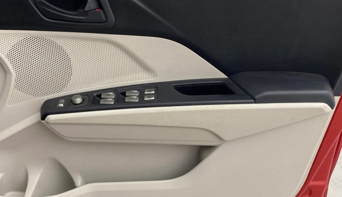 2022 Mahindra XUV300 W6 1.5 Diesel, Diesel, Manual, 50,637 km, Driver Side Door Panels Control