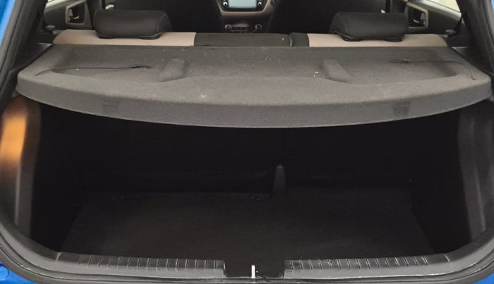2017 Hyundai Elite i20 ASTA 1.2 (O), Petrol, Manual, 31,303 km, Boot Inside