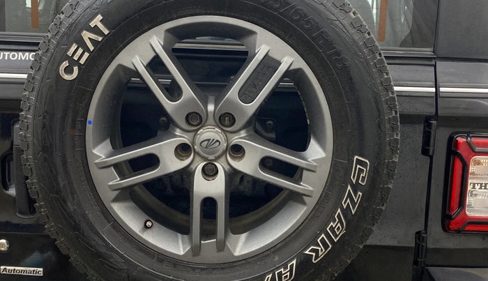 2022 Mahindra Thar LX PETROL HT 4WD AT, Petrol, Automatic, 60,639 km, Spare Tyre