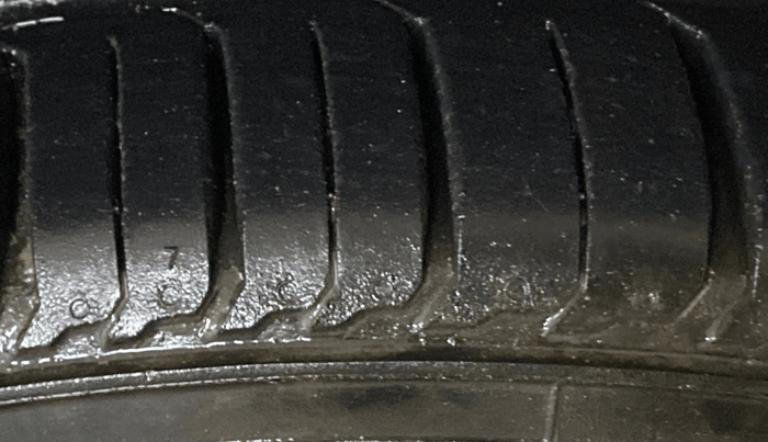 2017 Maruti Baleno DELTA PETROL 1.2, Petrol, Manual, 42,301 km, Left Front Tyre Tread
