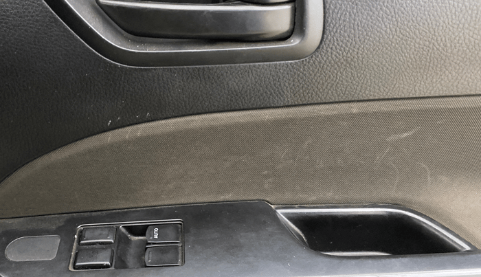 2016 Maruti Swift LXI, Petrol, Manual, 70,923 km, Driver Side Door Panels Control