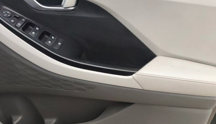 2024 Hyundai Creta SX (O) 1.5 PETROL, Petrol, Manual, 28,652 km, Driver Side Door Panels Control