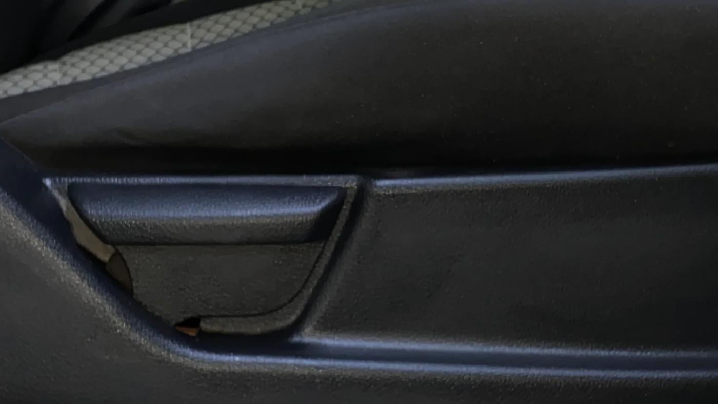 2014 Hyundai Eon ERA +, Petrol, Manual, 25,948 km, Driver Side Adjustment Panel