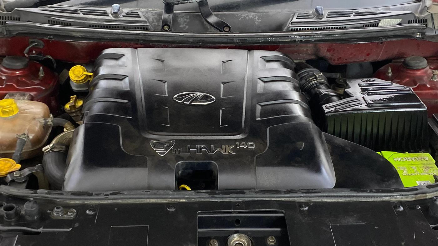 2016 Mahindra XUV500 W6, Diesel, Manual, 1,29,634 km, Engine View