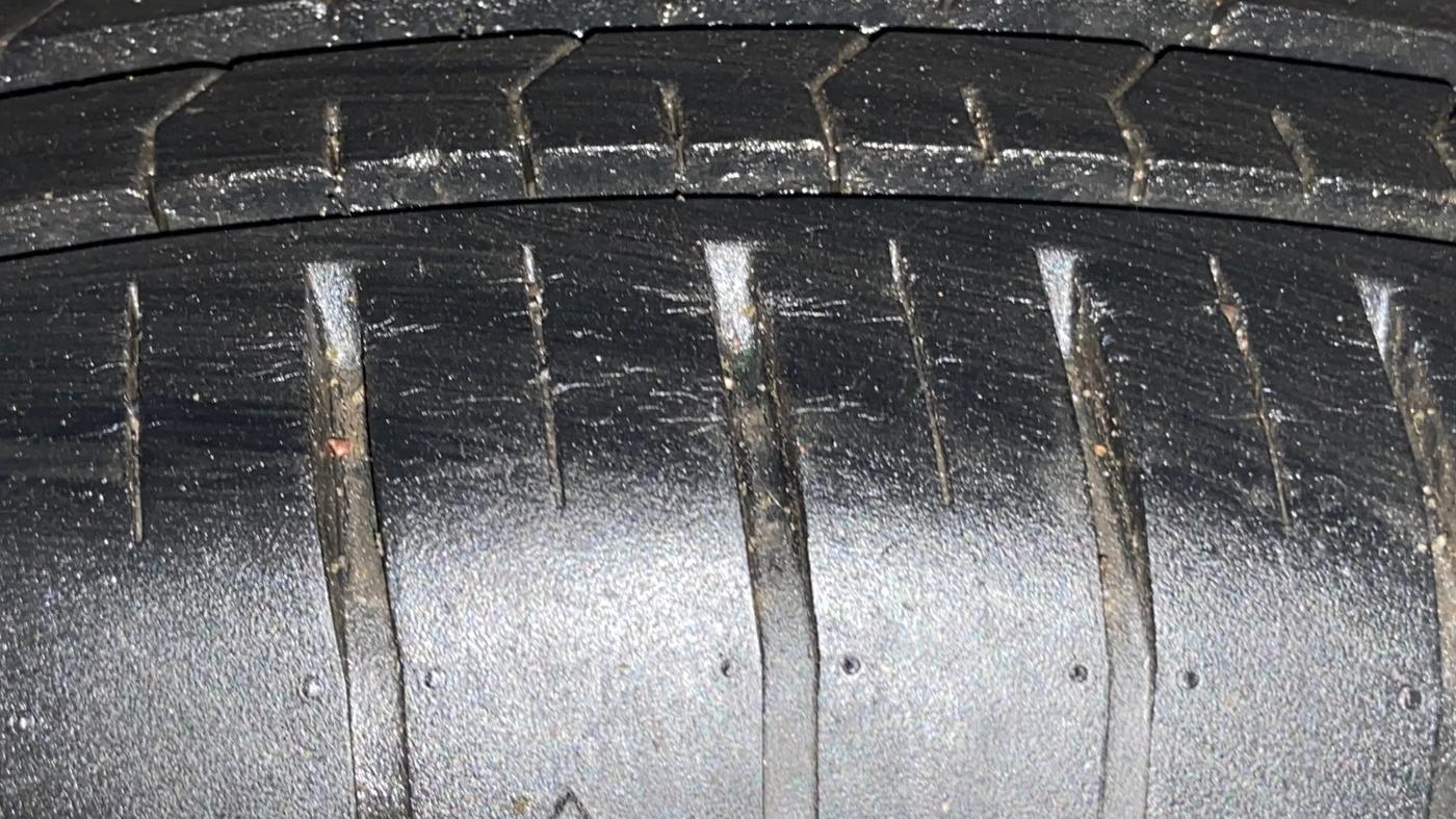 2020 Maruti Swift ZXI AMT, Petrol, Automatic, 33,817 km, Right Rear Tyre Tread