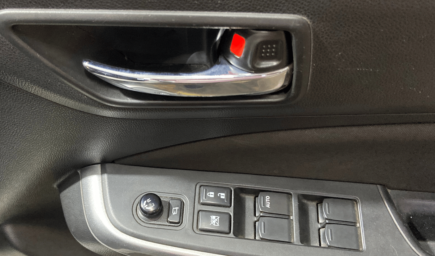 2020 Maruti Swift ZXI AMT, Petrol, Automatic, 33,817 km, Driver Side Door Panels Control