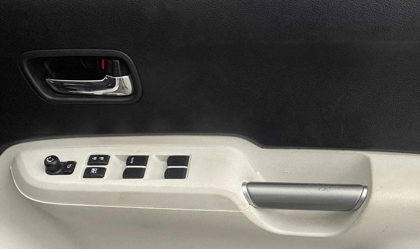 2022 Maruti IGNIS ZETA 1.2 AMT, Petrol, Automatic, 45,037 km, Driver Side Door Panels Control