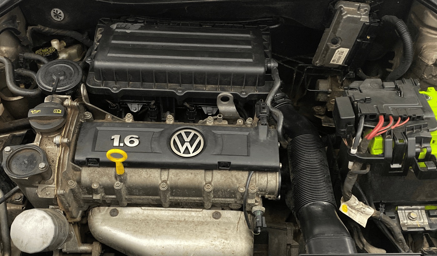 2015 Volkswagen Vento HIGHLINE 1.6 MPI, Petrol, Manual, 1,27,839 km, Engine View