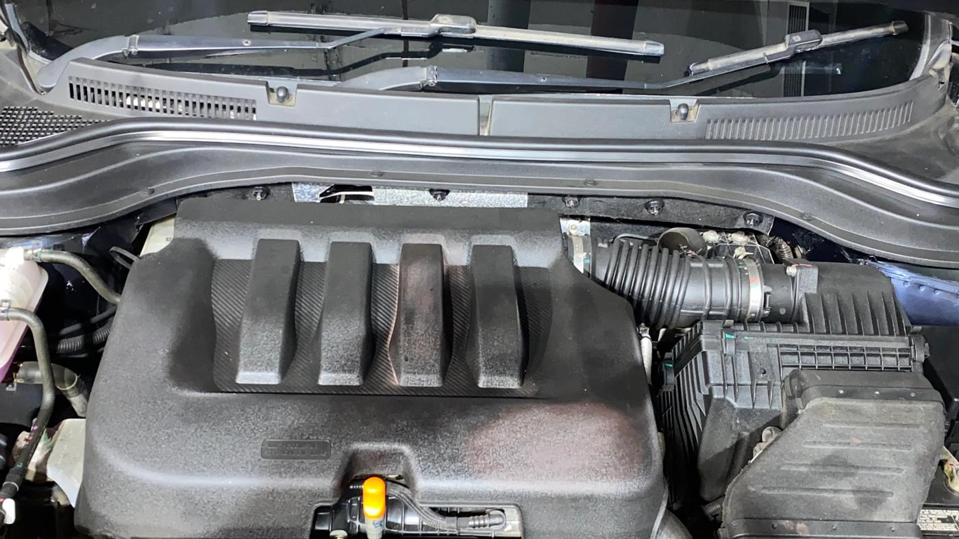 2021 Mahindra XUV700 AX 5 P MT 7 STR, Petrol, Manual, 11,809 km, Engine View