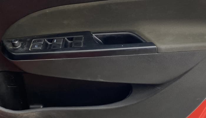 2016 Maruti Swift ZXI, Petrol, Manual, 1,01,363 km, Driver Side Door Panels Control