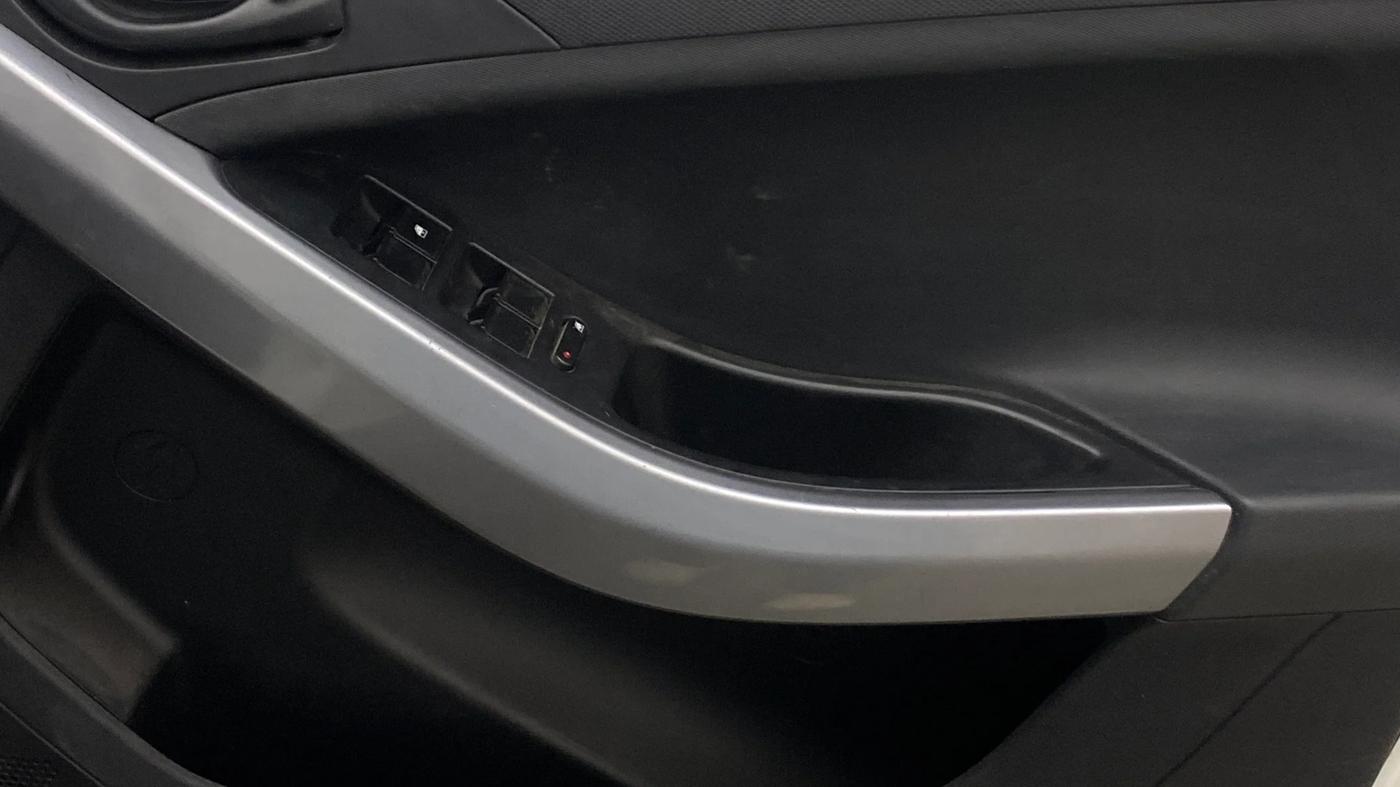 2021 Tata NEXON XM PETROL, Petrol, Manual, 41,334 km, Driver Side Door Panels Control