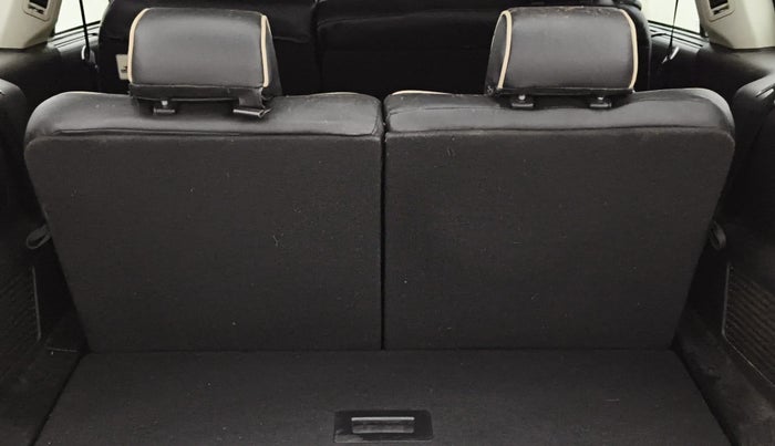 2019 Tata Hexa XM PLUS 4X2 7 STR, Diesel, Manual, 1,01,654 km, Boot Inside