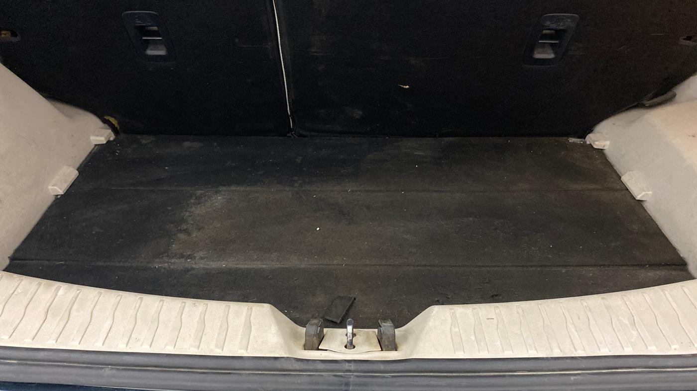 2020 Mahindra XUV300 W8 (O) 1.2 PETROL, Petrol, Manual, 96,192 km, Boot Inside