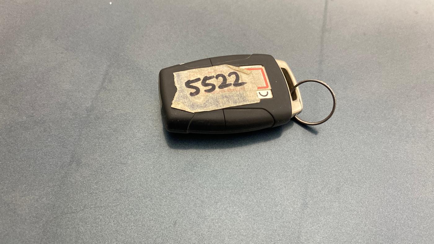 2020 Mahindra XUV300 W8 (O) 1.2 PETROL, Petrol, Manual, 96,192 km, Key Close Up