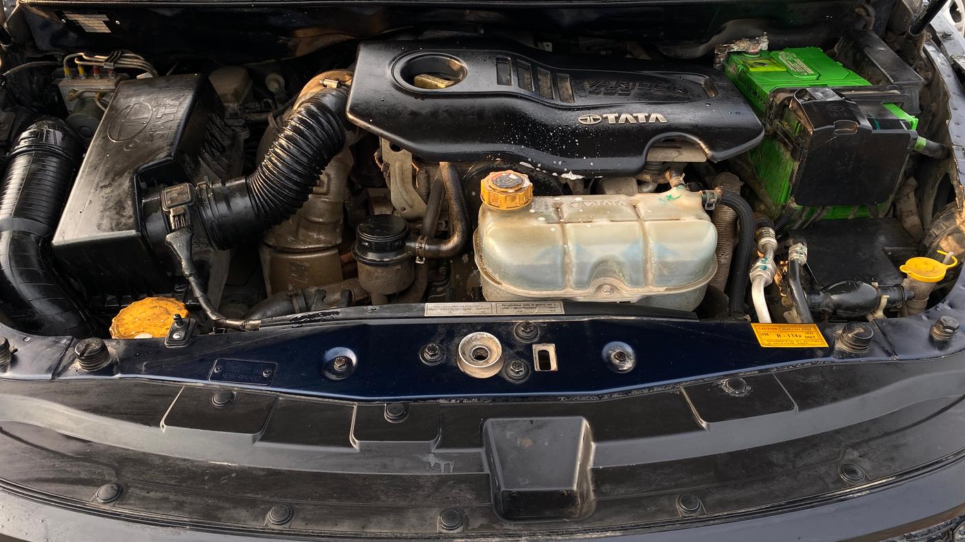 2017 Tata Hexa XT 4X2 6 STR, Diesel, Manual, 60,979 km, Engine View