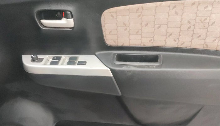 2014 Maruti Wagon R 1.0 VXI, Petrol, Manual, 88,292 km, Driver Side Door Panels Control
