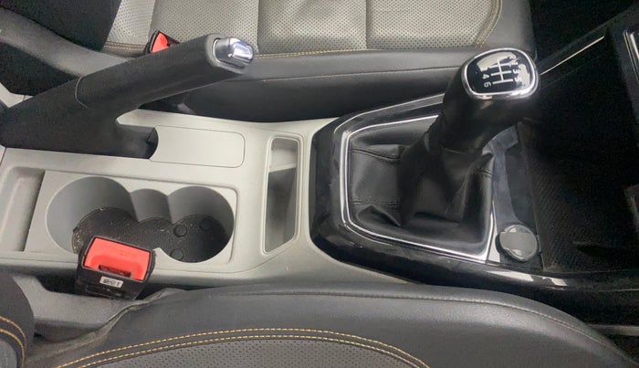 2021 Skoda KUSHAQ STYLE 1.5L TSI MT, Petrol, Manual, 86,634 km, Gear Lever