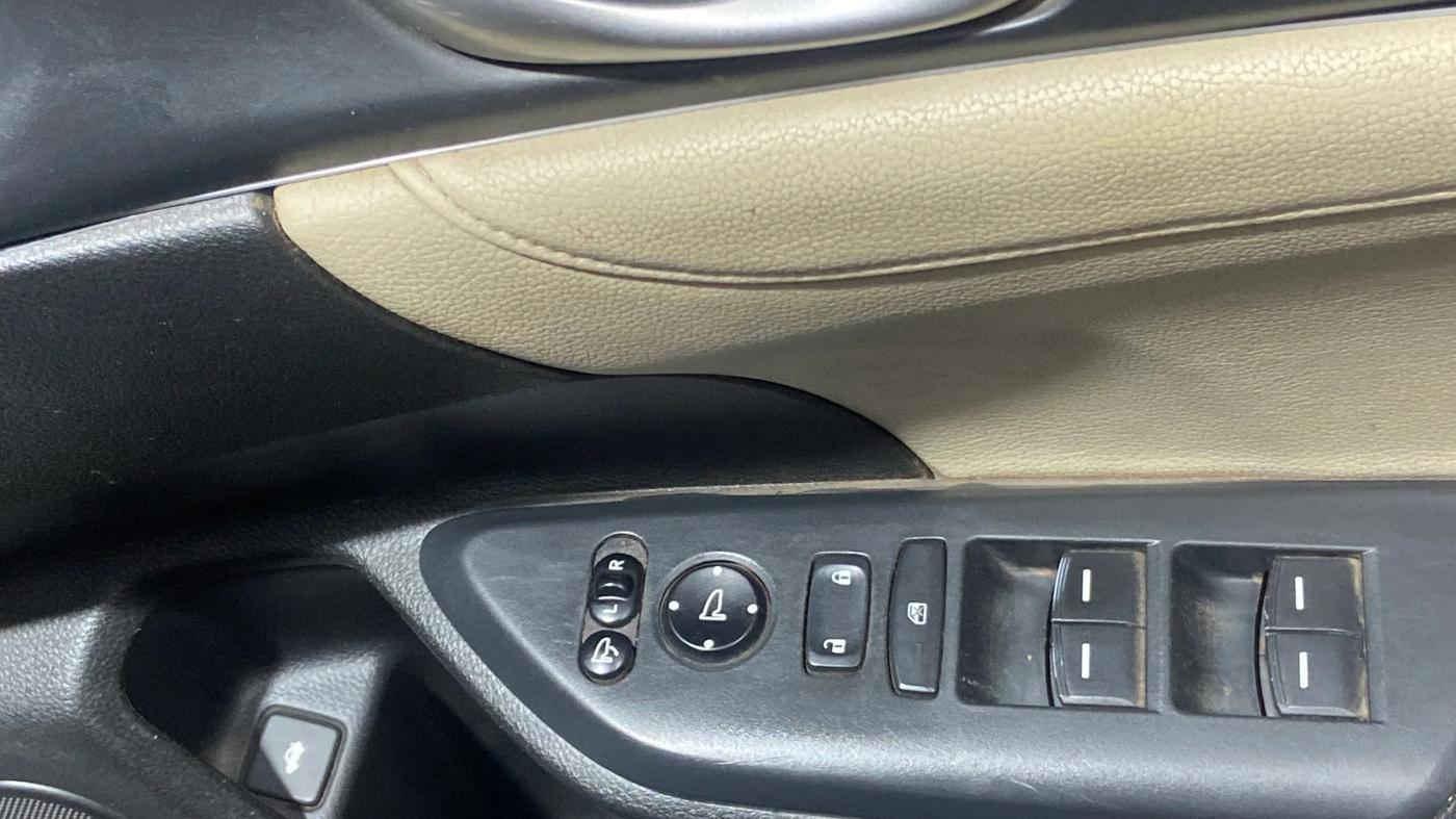 2019 Honda Civic 1.8L I-VTEC VX CVT, Petrol, Automatic, 91,637 km, Driver Side Door Panels Control