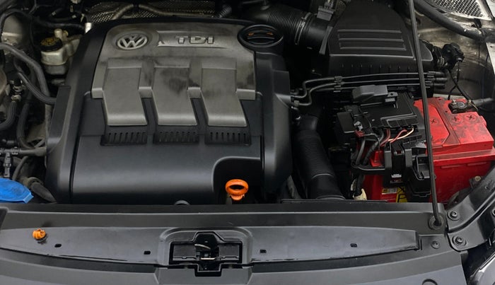 2013 Volkswagen Polo COMFORTLINE 1.2L, Diesel, Manual, 1,08,253 km, Engine View
