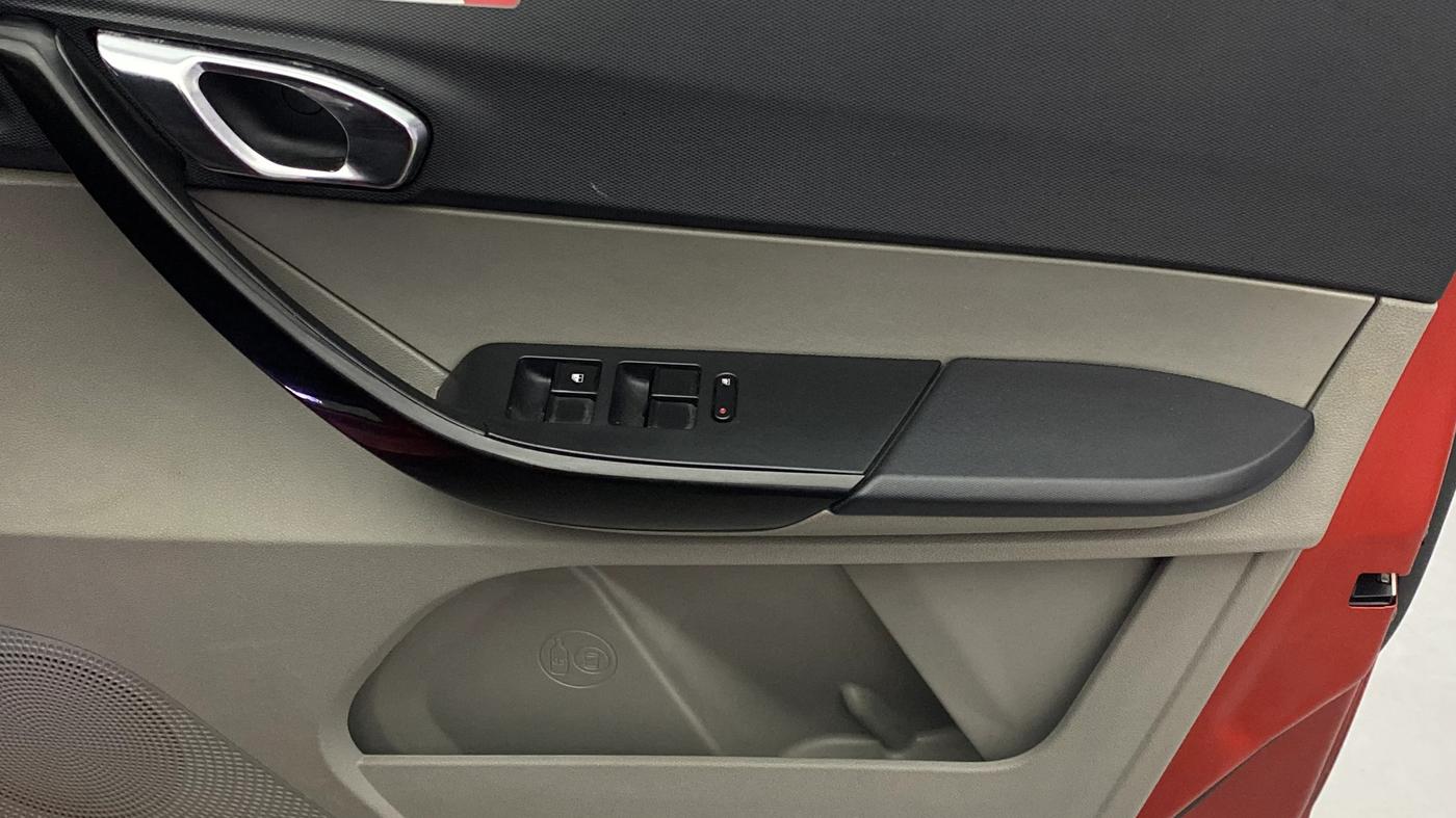 2019 Tata Tiago XZA PETROL, Petrol, Automatic, 64,950 km, Driver Side Door Panels Control