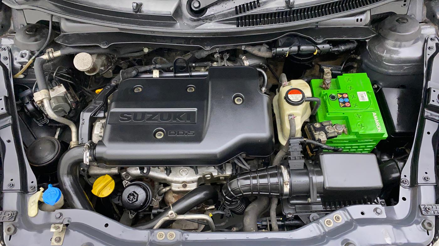 2015 Maruti Swift VDI ABS, Diesel, Manual, 1,04,763 km, Open Bonet