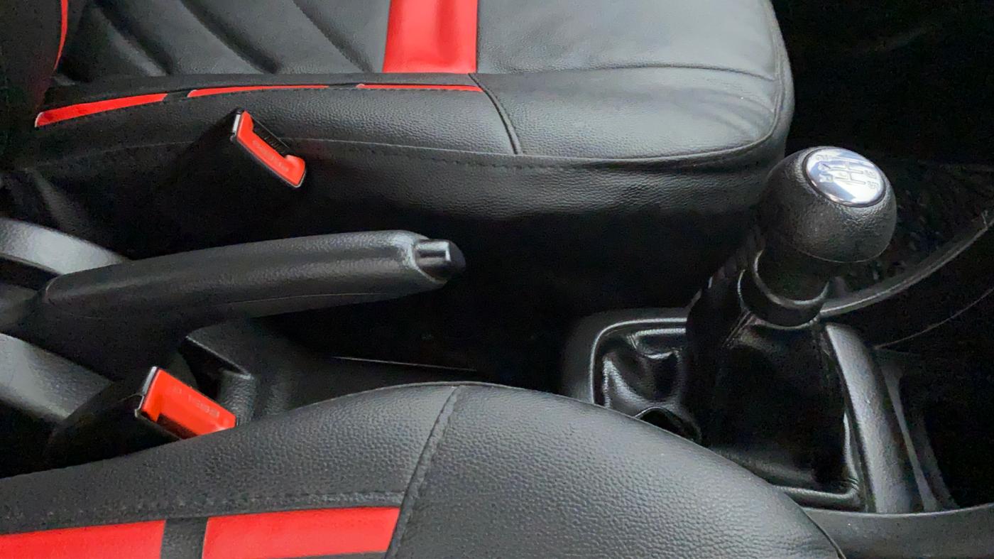 2015 Maruti Swift VDI ABS, Diesel, Manual, 1,04,763 km, Gear Lever