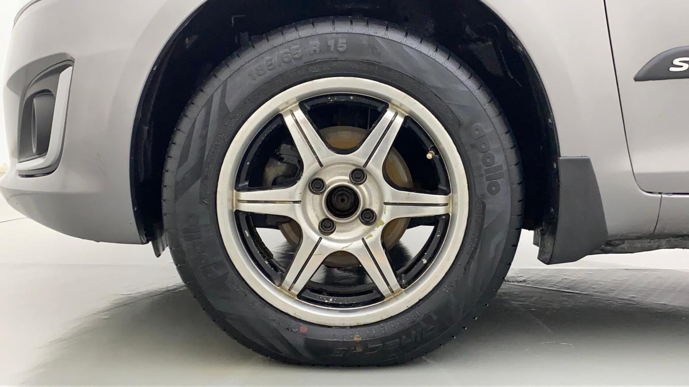 2015 Maruti Swift VDI ABS, Diesel, Manual, 1,04,763 km, Left Front Wheel