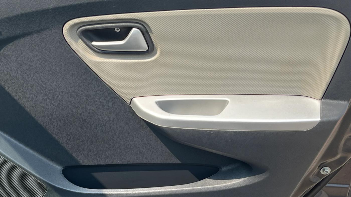 2019 Maruti Alto K10 VXI (O) AMT, Petrol, Automatic, 37,873 km, Driver Side Door Panels Control