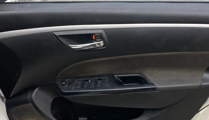 2016 Maruti Swift VDI, Diesel, Manual, 1,13,417 km, Driver Side Door Panels Control