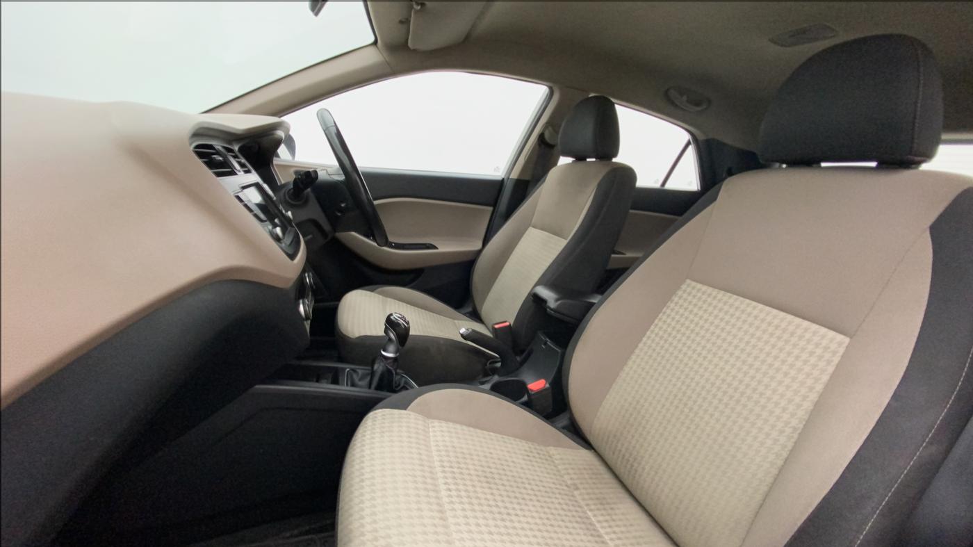2019 Hyundai Elite i20 ASTA 1.4 CRDI (O), Diesel, Manual, 90,346 km, Right Side Front Door Cabin