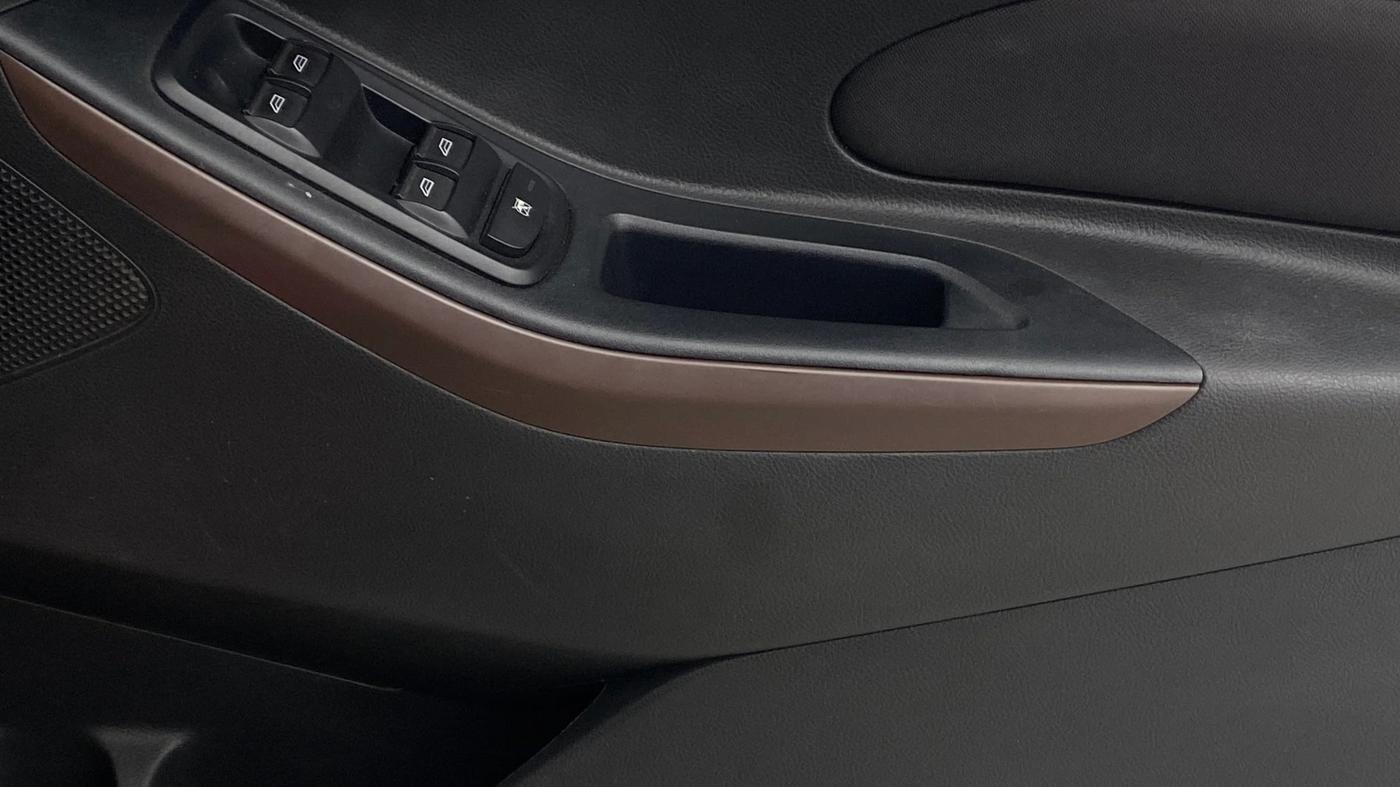 2021 Ford FREESTYLE TITANIUM PLUS 1.2 PETROL, Petrol, Manual, 23,281 km, Driver Side Door Panels Control
